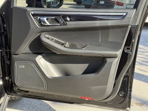 Used 2021 Porsche Macan S image 34