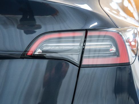 Used 2024 Tesla Model Y Long Range image 19