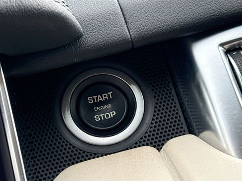 Used 2019 Land Rover Range Rover Sport HST image 36