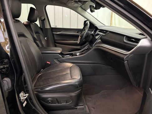 Used 2021 Jeep Grand Cherokee L Limited AWD/4WD image 28
