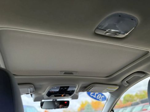 Used 2023 Subaru Crosstrek 2.0i Premium image 19