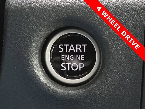 Used 2024 Nissan Frontier SL w/ Technology Package image 19