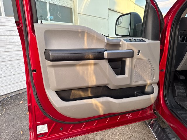 Used 2015 Ford F150 XLT w/ Equipment Group 302A Luxury AWD/4WD image 20