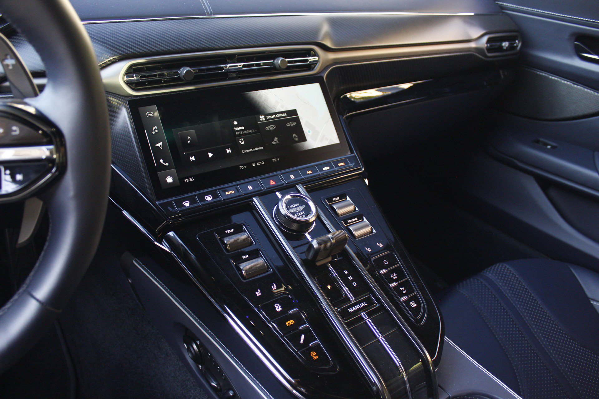 Used 2025 Aston Martin V8 Vantage Coupe RWD image 33