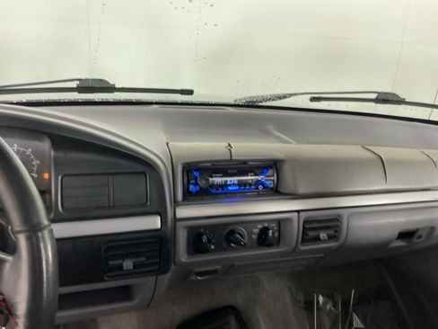 Used 1994 Ford F150 XL image 16