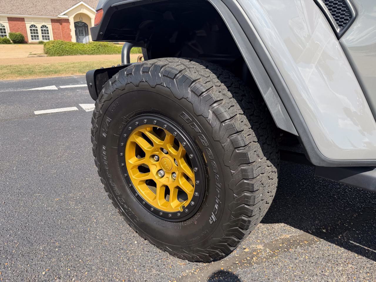 Used 2023 Jeep Wrangler Unlimited Rubicon 392 w/ Xtreme Recon 35" Tire Package AWD/4WD image 11