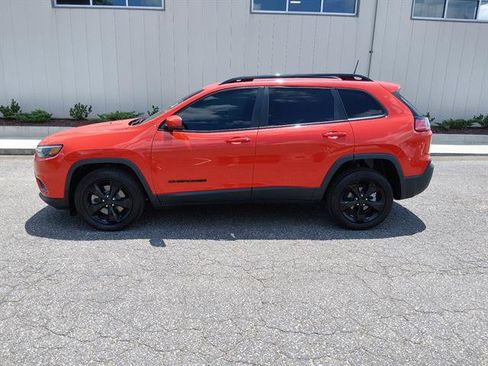 Used 2021 Jeep Cherokee Latitude Plus FWD image 6