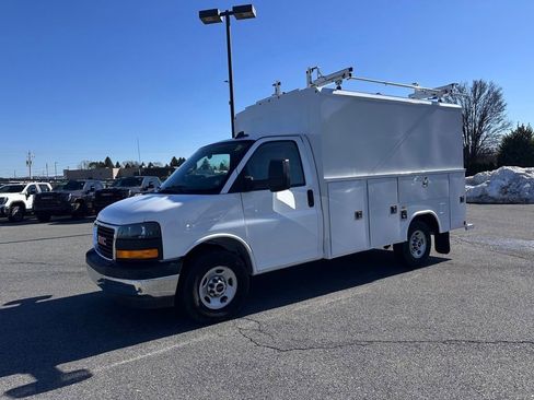 New 2025 GMC Savana 3500 w/ Power Convenience Package image 2