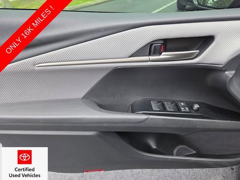 Used 2025 Toyota Camry SE FWD image 26