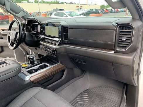 Certified 2022 Chevrolet Silverado 1500 RST AWD/4WD image 27