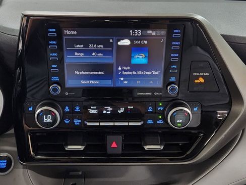 Used 2021 Toyota Highlander XLE FWD image 35