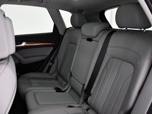 Used 2022 Audi Q5 2.0T Premium Plus w/ Premium Plus Package AWD/4WD image 21