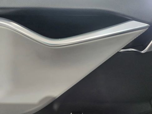 Used 2013 Tesla Model S Performance RWD image 10