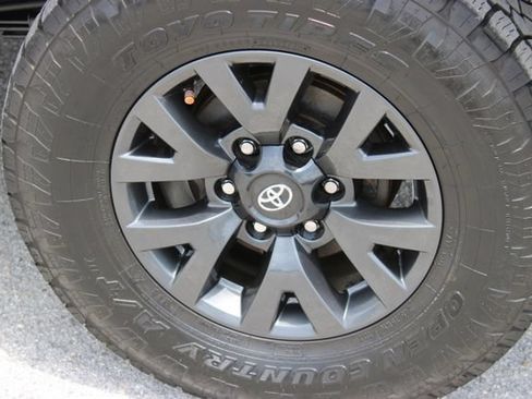Used 2023 Toyota Tacoma SR5 RWD image 16