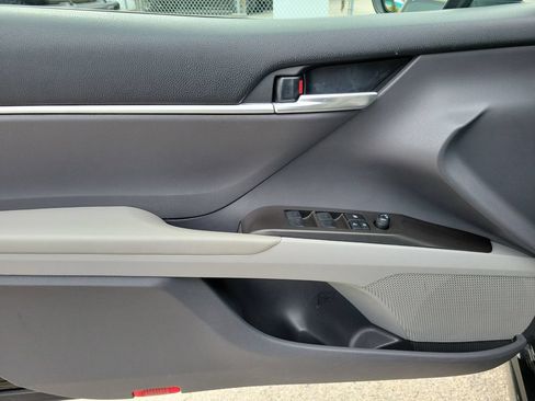 Used 2023 Toyota Camry SE FWD image 18