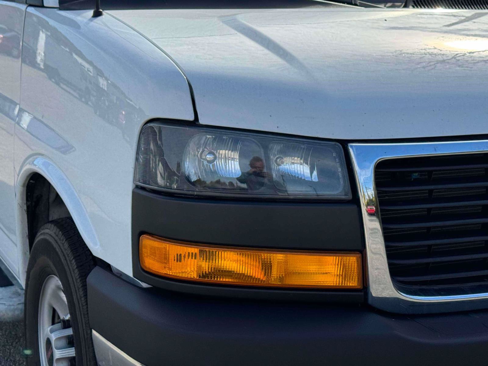 Used 2025 GMC Savana 2500 w/ Driver Convenience Package RWD image 8