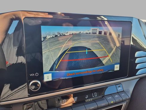 Used 2025 Toyota Camry LE image 7