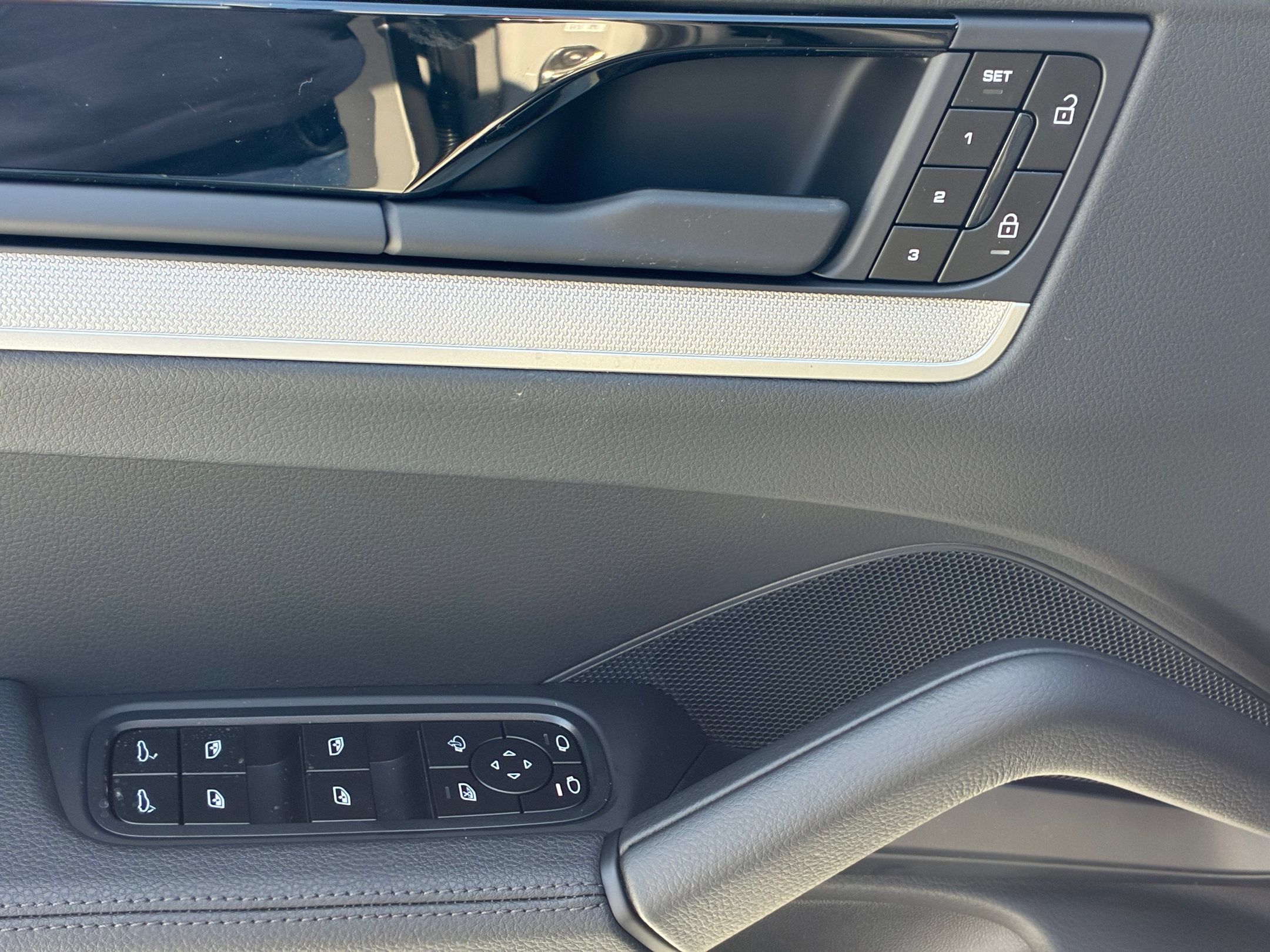 Certified 2026 Porsche Cayenne AWD/4WD image 29