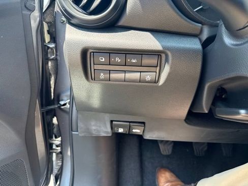 Used 2024 Nissan Versa S FWD image 15