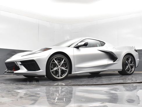 Used 2020 Chevrolet Corvette Stingray Preferred Cpe w/ 2LT Preferred Equipment Group RWD image 28