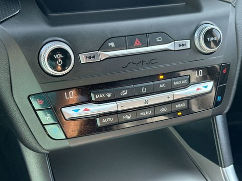 Used 2020 Ford Explorer ST image 19