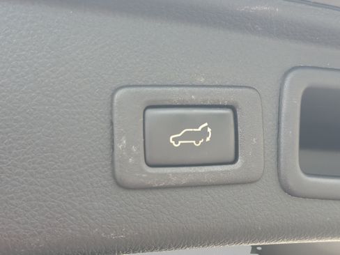 Used 2017 Subaru Forester 2.5i Touring AWD/4WD image 15