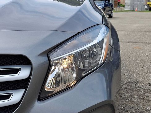 Used 2018 Mercedes-Benz GLA 250 4MATIC image 9