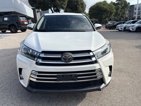 Used 2018 Toyota Highlander Limited FWD image 8