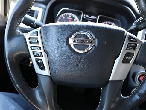 Used 2017 Nissan Titan PRO-4X image 22