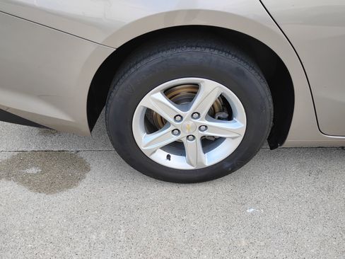 Used 2022 Chevrolet Malibu LS FWD image 32