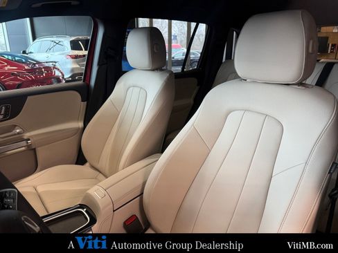 Used 2026 Mercedes-Benz GLB 250 4MATIC image 12