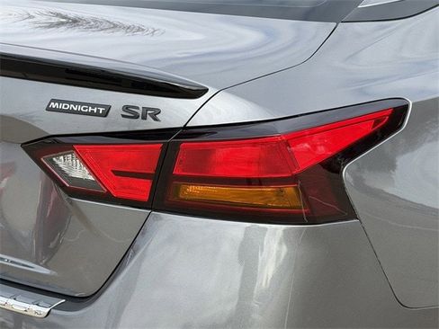 Used 2022 Nissan Altima 2.5 SR w/ Midnight Edition Package image 7