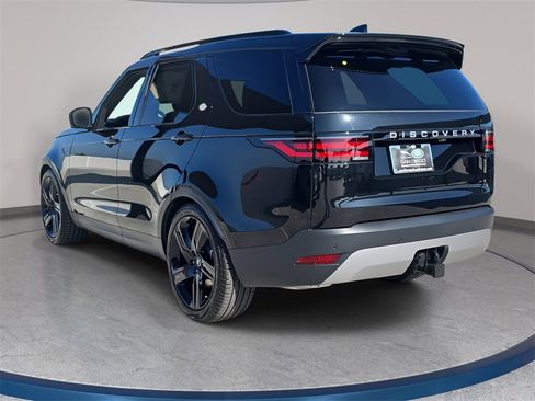 New 2025 Land Rover Discovery S image 7