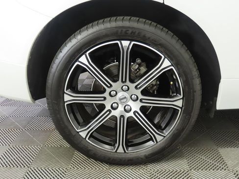 Used 2019 Volvo XC60 T5 Inscription w/ Protection Package Premier image 32