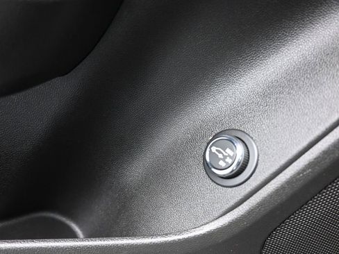 Used 2022 Chevrolet Blazer LT image 11