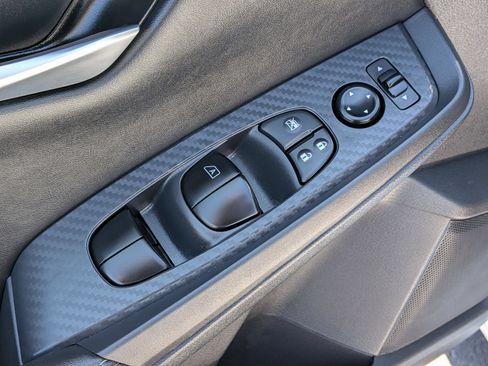 Used 2025 Nissan Sentra SV FWD image 13