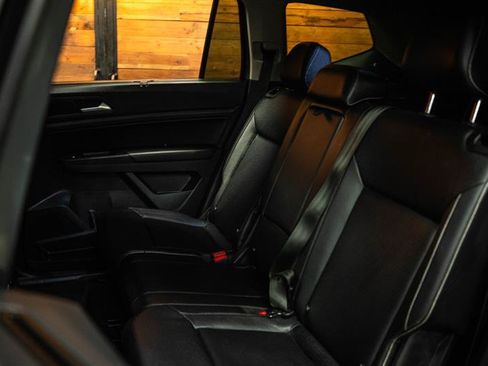 Used 2021 Volkswagen Atlas SE w/ Towing Package FWD image 11