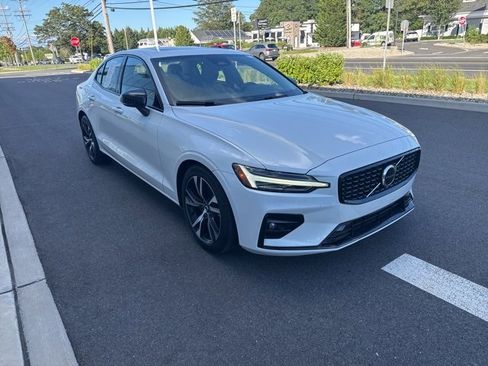 Certified 2024 Volvo S60 B5 Core image 7