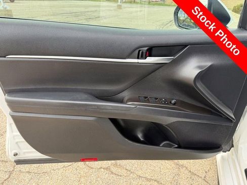 Used 2023 Toyota Camry SE FWD image 19