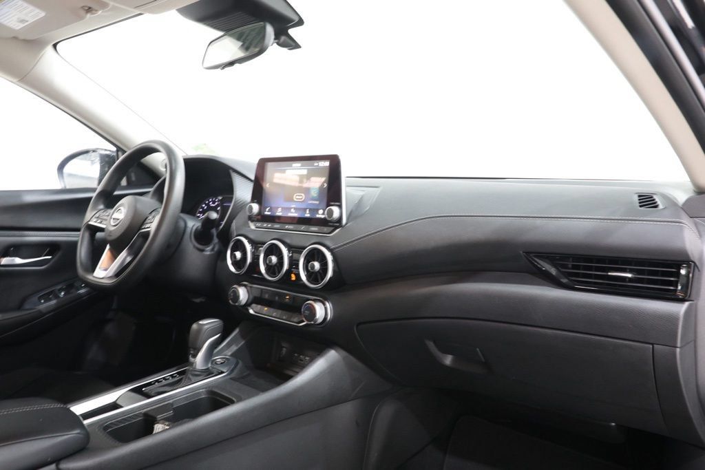 Used 2025 Nissan Sentra SV FWD image 14