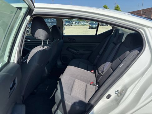 Used 2025 Nissan Altima 2.5 SV FWD image 25