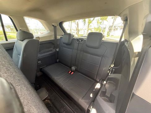 Used 2019 Volkswagen Tiguan SEL image 23