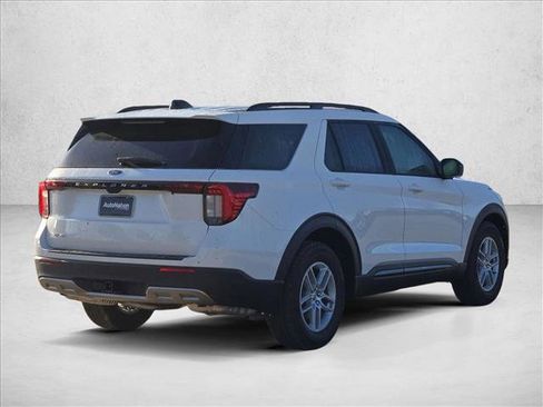 New 2026 Ford Explorer Active w/ Active Comfort Package image 2