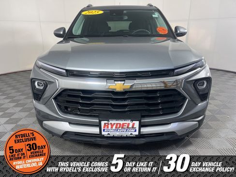 Certified 2025 Chevrolet TrailBlazer LT w/ Driver Confidence Package image 13