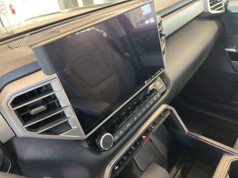 Used 2022 Toyota Tundra Limited image 12