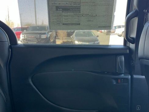 New 2026 Chrysler Pacifica Select image 22