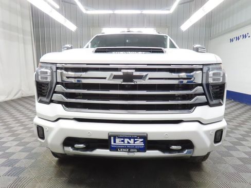 Used 2024 Chevrolet Silverado 2500 High Country w/ High Country Premium Package AWD/4WD image 47