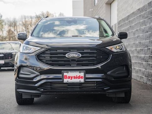 Certified 2022 Ford Edge SE w/ Black Appearance Package image 3