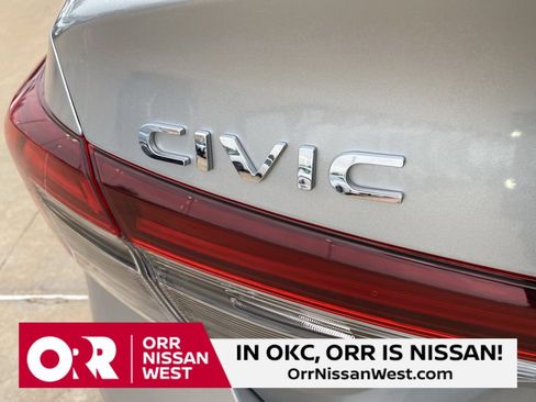 Used 2025 Honda Civic Sport image 10