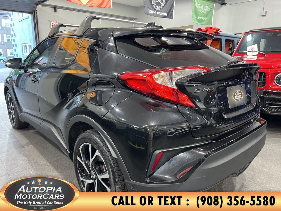 Used 2022 Toyota C-HR XLE FWD image 4